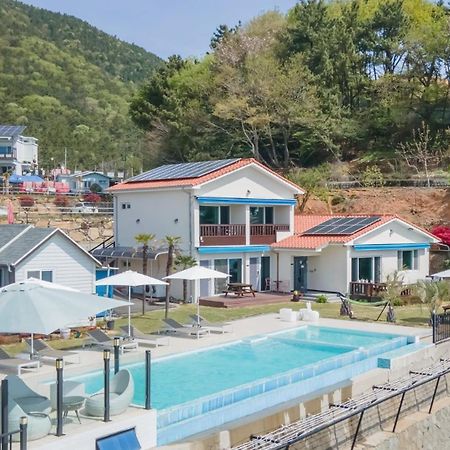 Namhae Sea Stay N Pet Pension Exterior foto