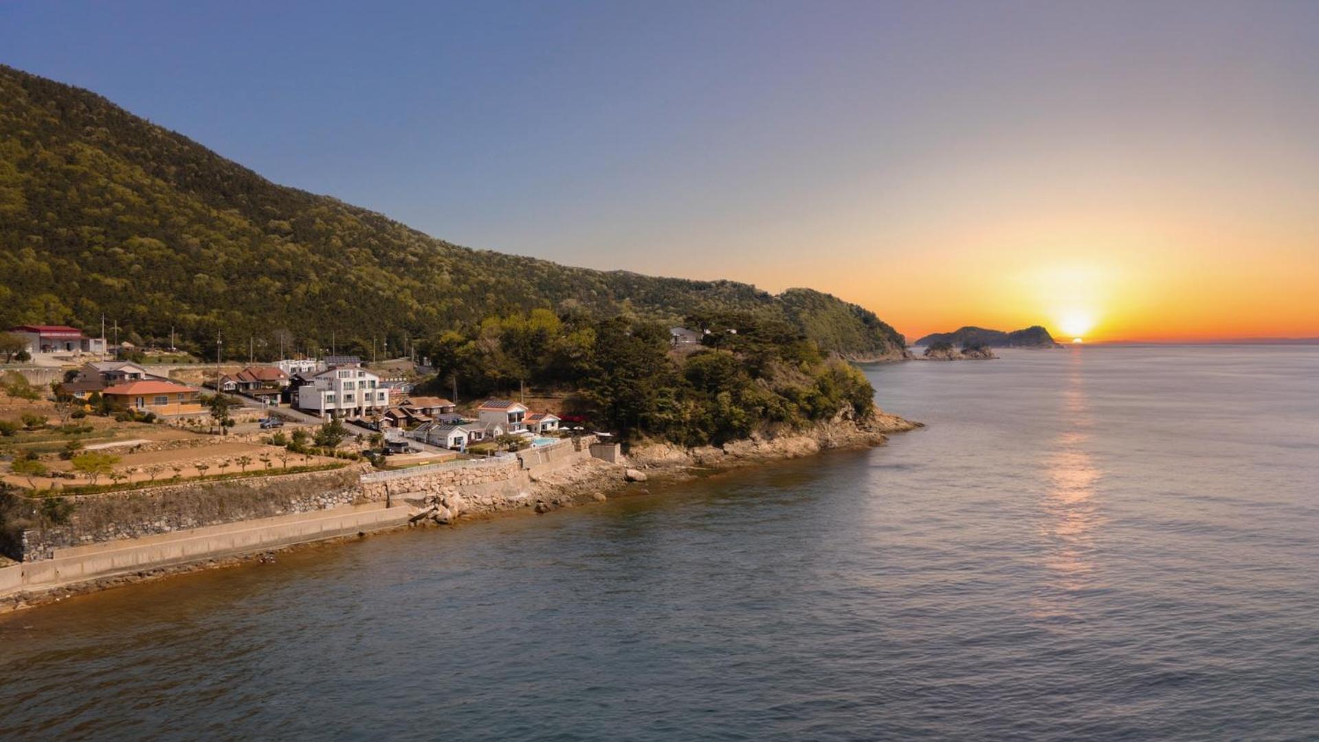 Namhae Sea Stay N Pet Pension Exterior foto