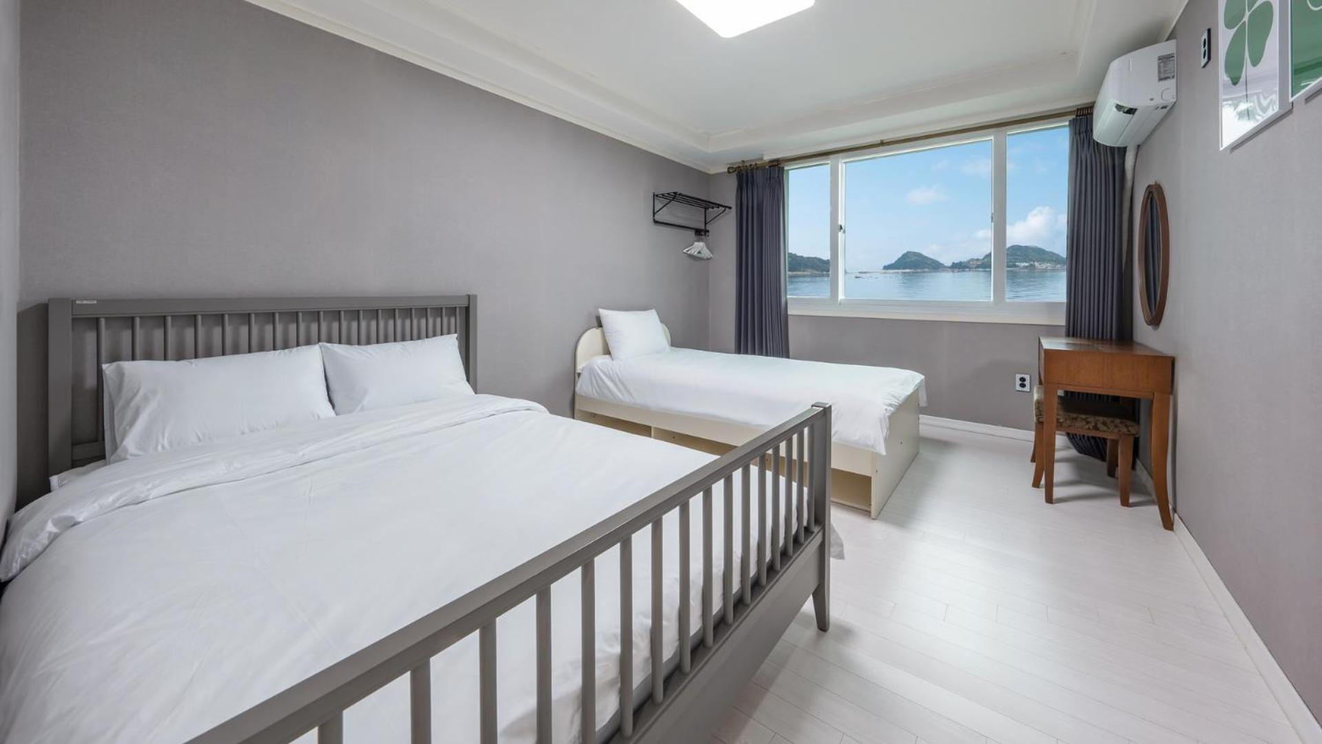 Namhae Sea Stay N Pet Pension Habitación foto